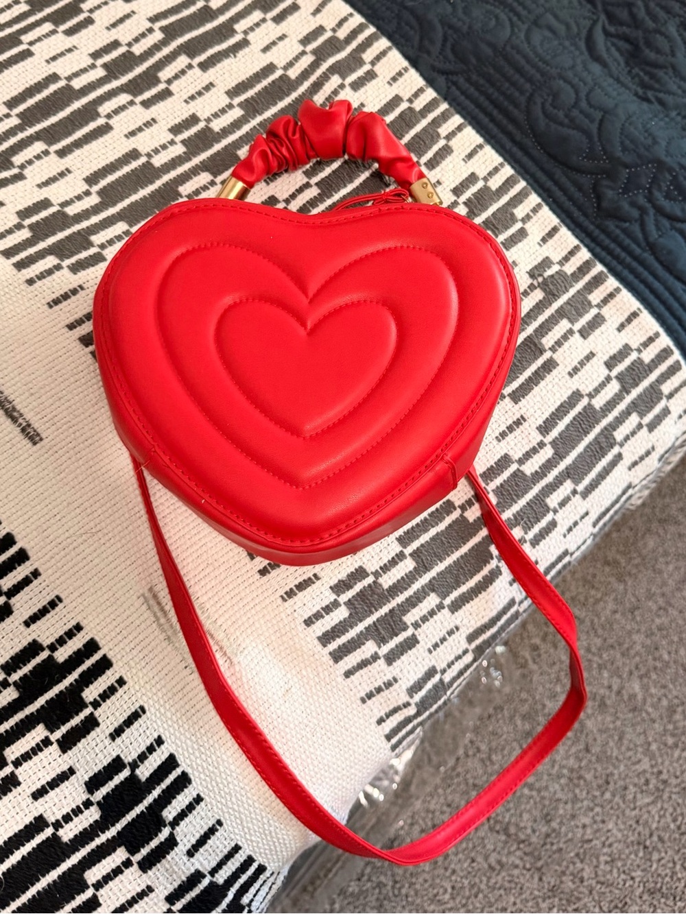 Source Unknown Red Heart-Shaped Crossbody Bag with Ruched Handle